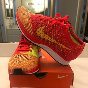 NEW Nike Flyknit Racers